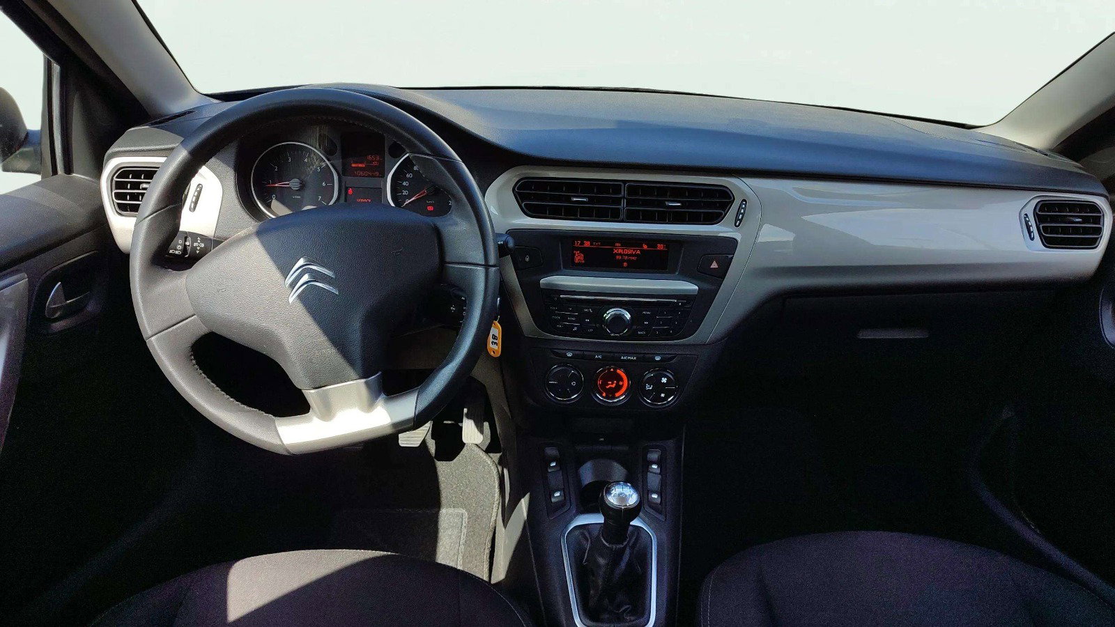 https://cdn-flexicar.caraffinity.it/public_appraisal_images_pro/images/stock/216471/9edjmt61uO__WhatsApp Image 2025-12-12 at 09.20.16 (8).jpeg
